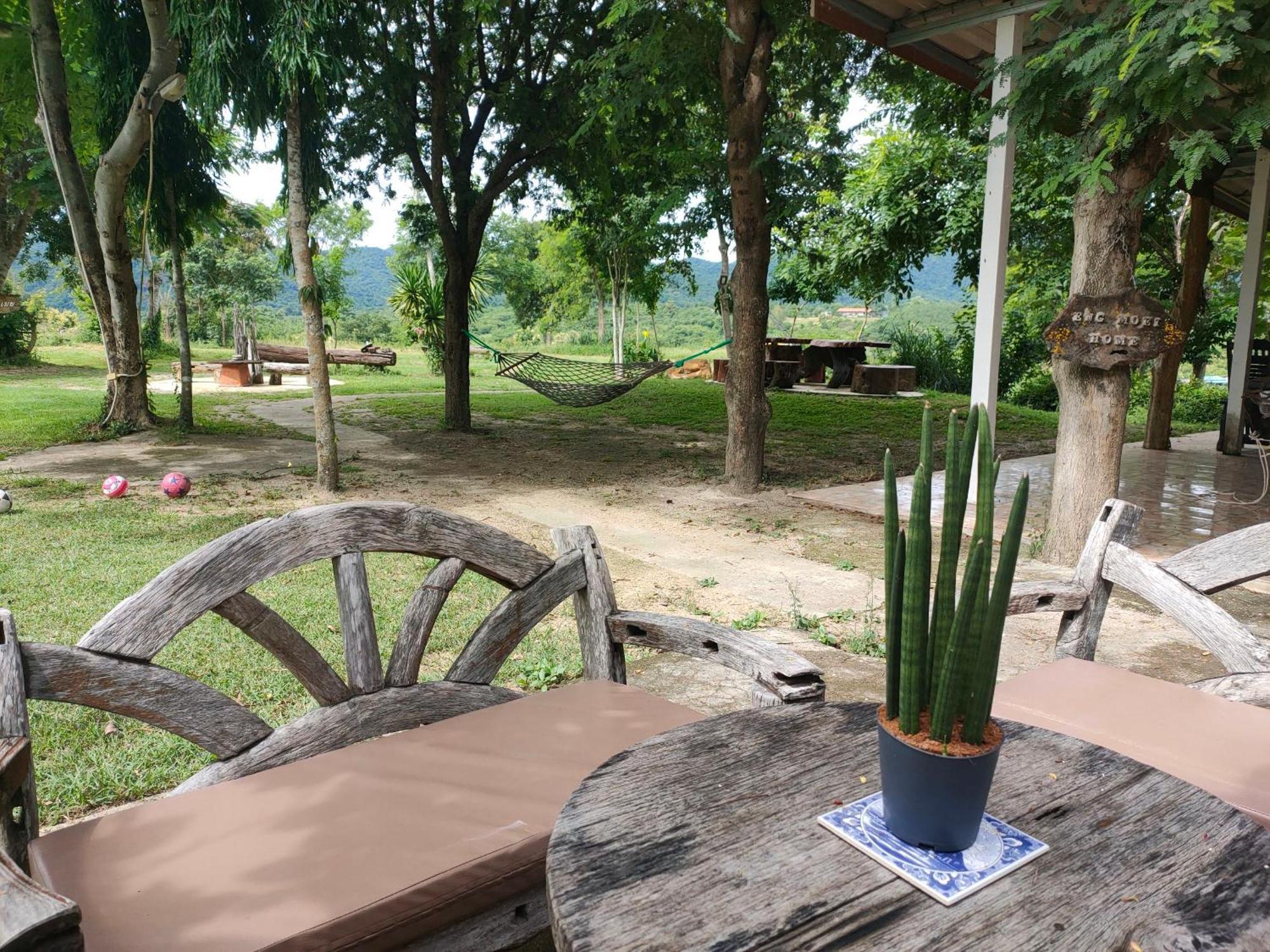 บ้านอิงเมยแคมป์ แก่งกระจาน Ban Phu Bon Luaran gambar