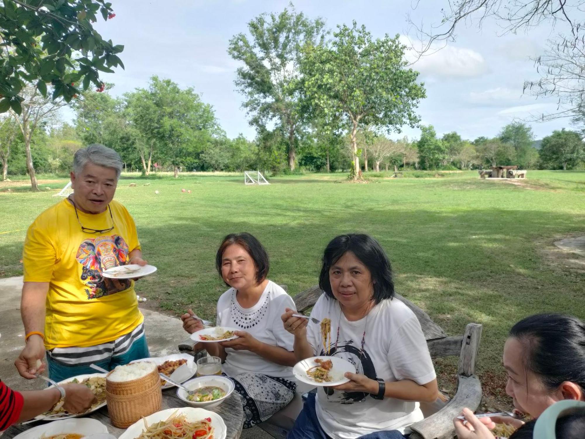 บ้านอิงเมยแคมป์ แก่งกระจาน Ban Phu Bon Luaran gambar