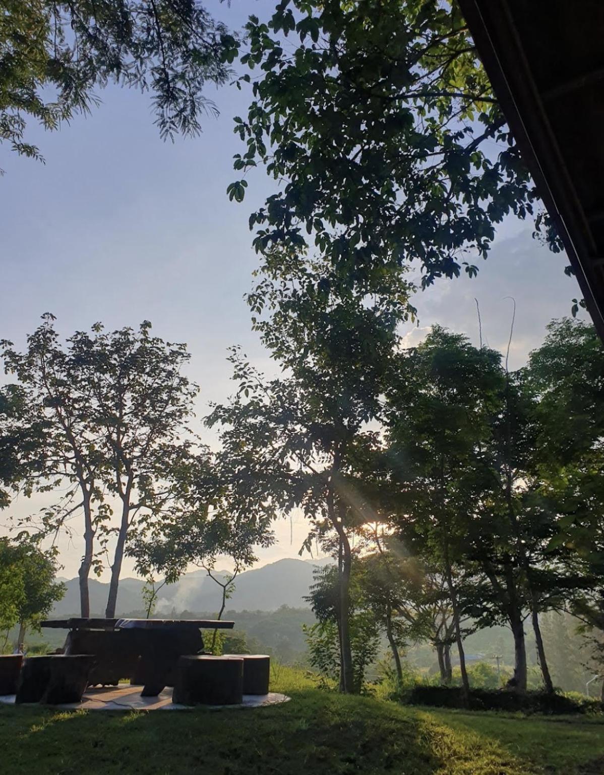บ้านอิงเมยแคมป์ แก่งกระจาน Ban Phu Bon Luaran gambar