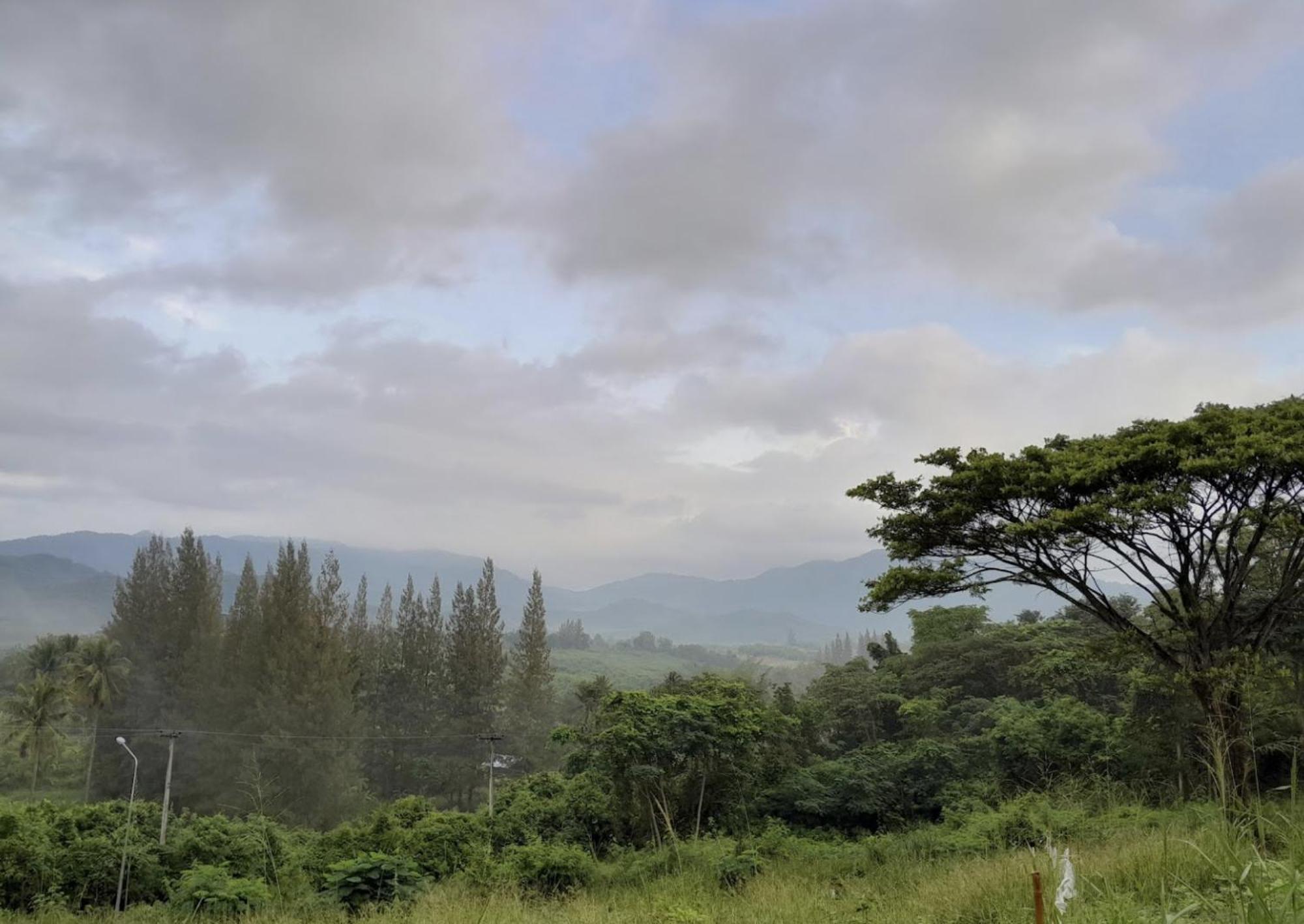 บ้านอิงเมยแคมป์ แก่งกระจาน Ban Phu Bon Luaran gambar