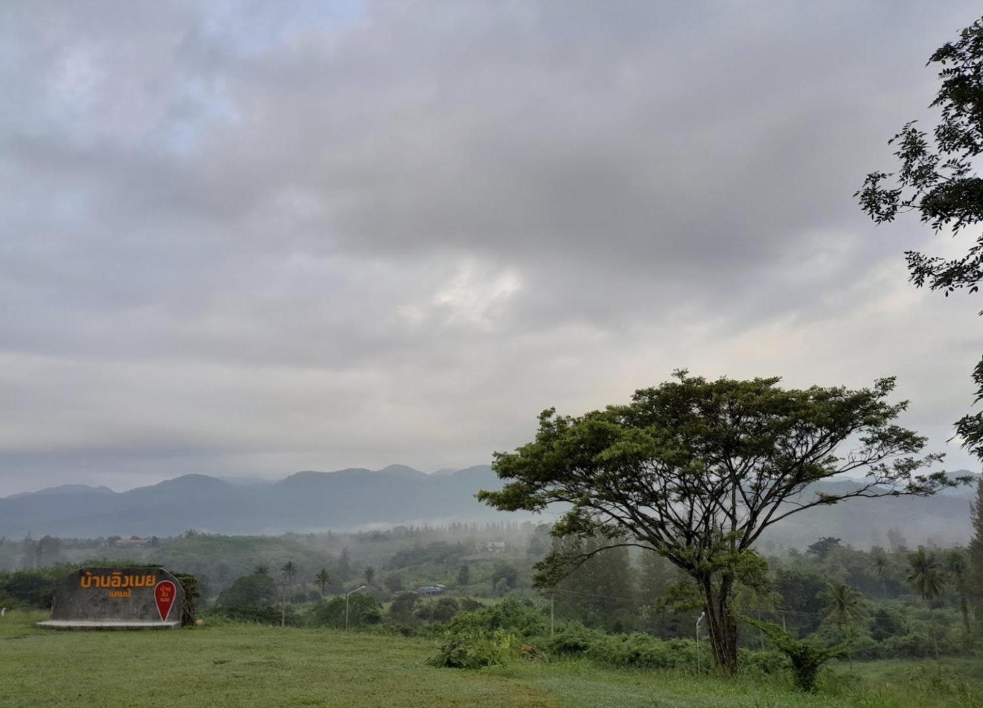 บ้านอิงเมยแคมป์ แก่งกระจาน Ban Phu Bon Luaran gambar